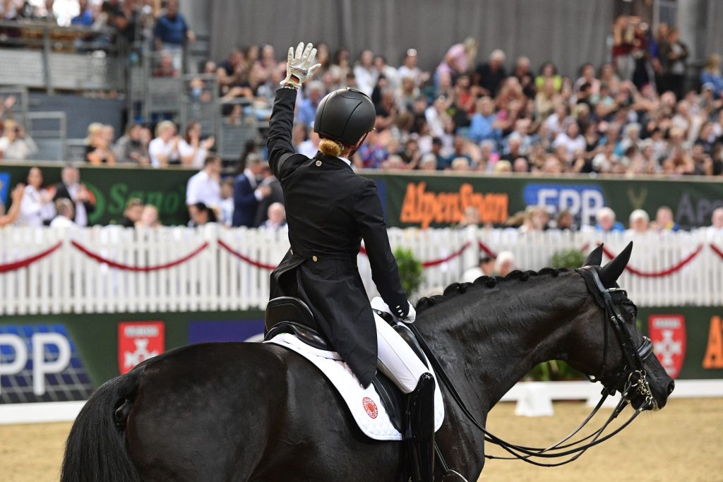 Grand Prix-Special-Siegerin Jessica von Bredow-Werndl. © HORSIC.com