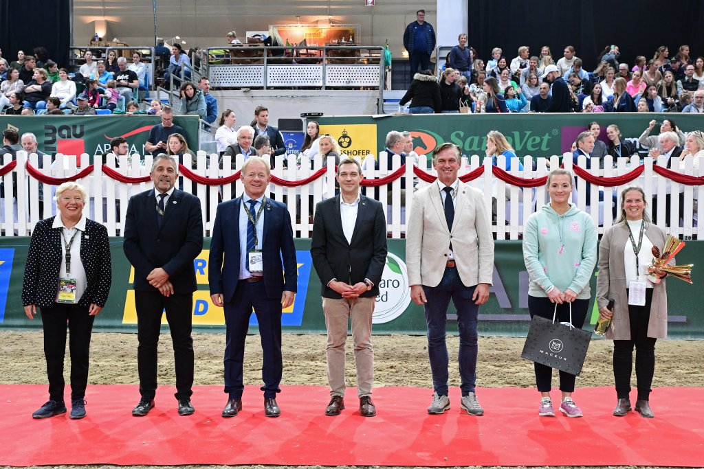 Ehrenkomitee: Ines Bejdl, Philippe Pirez, LAbg. Peter Gerstner, Sportstadtrat Philipp Gruper, Roland Pulsinger, Manuela Koch, Alexandra Strohmaier. © HORSIC