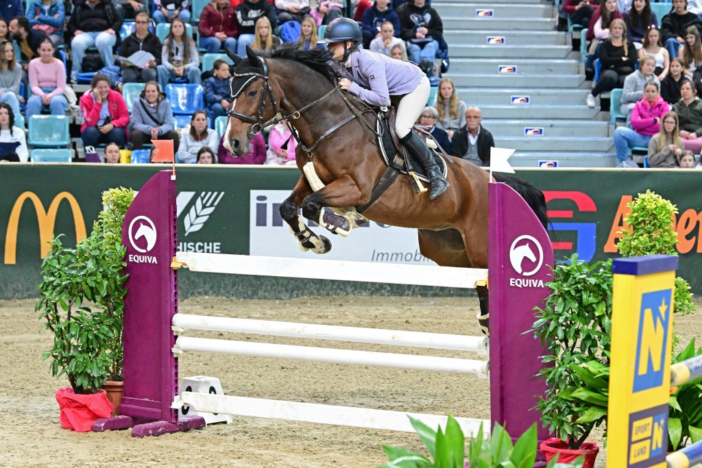 Platz 2 im EQUIVA VIP Tour Finale für Caroline Isabelle Dubsky und Ever New Z. © horsicphotography