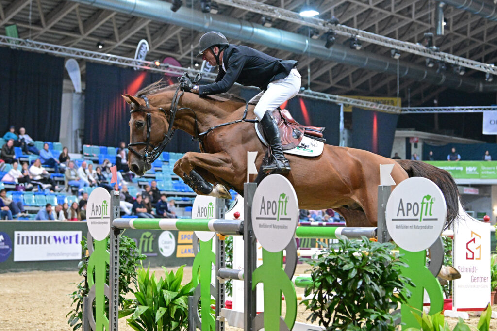 Mitternächtlicher Sieg für Jur Vrieling (NED) im Preis der Arena Nova by APOfit. © horsicphotography 
