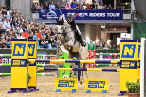 Adina Neuretter gewinnt das EQUIVA VIP Tour Finale in der Arena Nova. © HORSIC.com