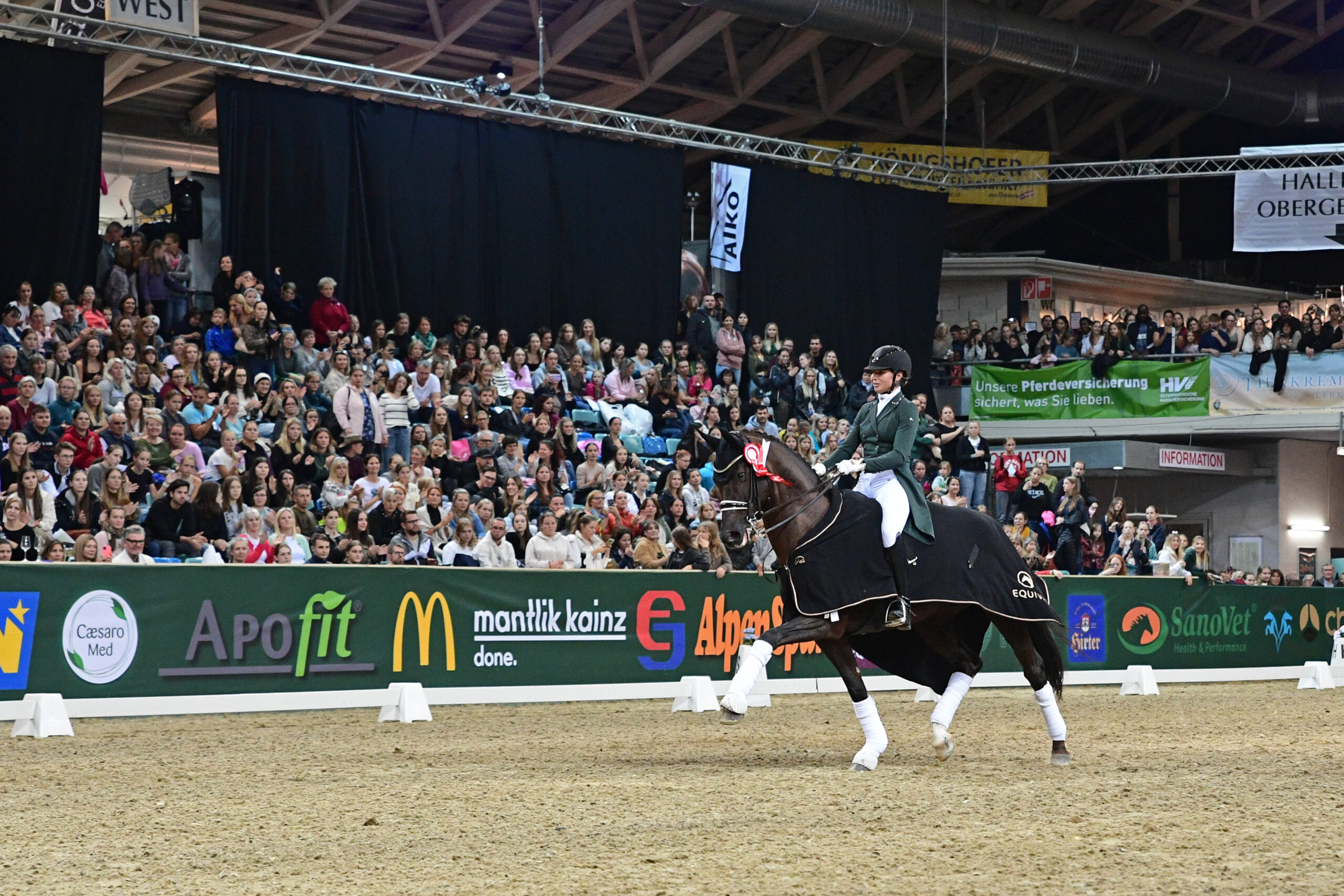 Laura Strobel (GER) und Valparaiso. © HORSIC