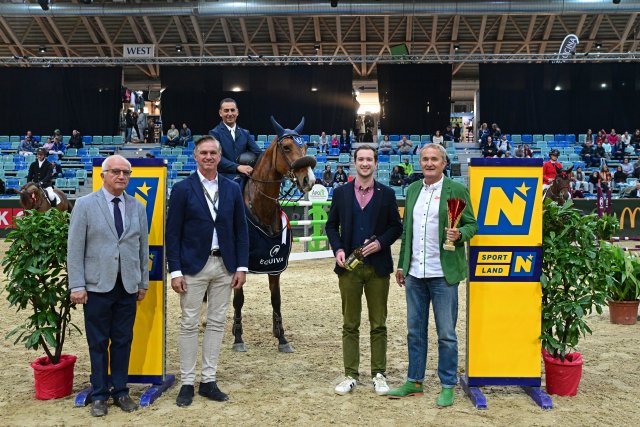 Siegerehrung im Preis von Wr. Neustadt by AlpenSpan. © horsicphotography