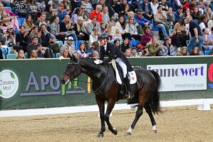 Grand Prix-Sieg bei der Apropos Pferd für Jessica von Bredow-Werndl. © horsicphotography