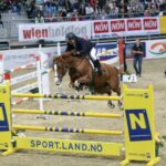 Den Sieg im Großen Preis vom Sportland NÖ im Jahr 2014 holte der 72-jährige Hugo Simon. © Krisztian Buthi