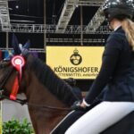 Anna Duff gewinnt den Preis von Königshofer. © horsicphotography