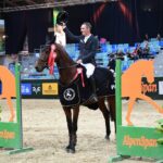 So sehen Sieger aus: Hendrik Dowe gewinnt den CSI3* AlpenSpan Preis. © horsicphotography